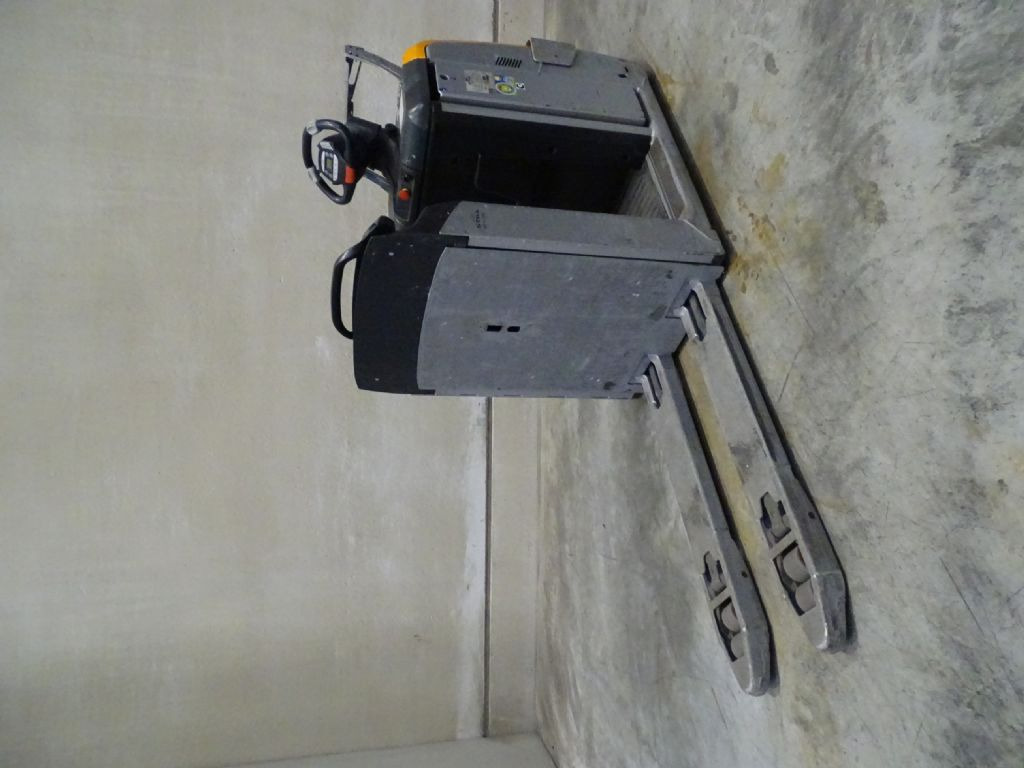 Still OPX25 - Plocktruck: bild 1 Still OPX25 - Plocktruck: bild 1