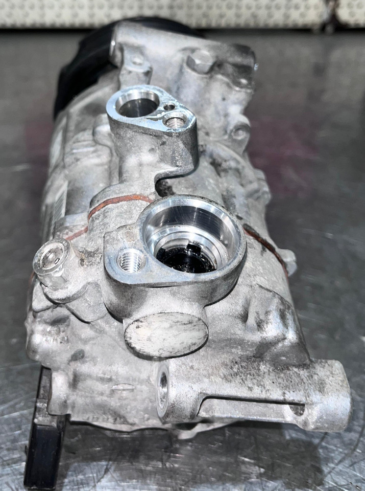 AUDI A/C Compressor 8W5816803 - A/C kompressor: bild 2 AUDI A/C Compressor 8W5816803 - A/C kompressor: bild 2