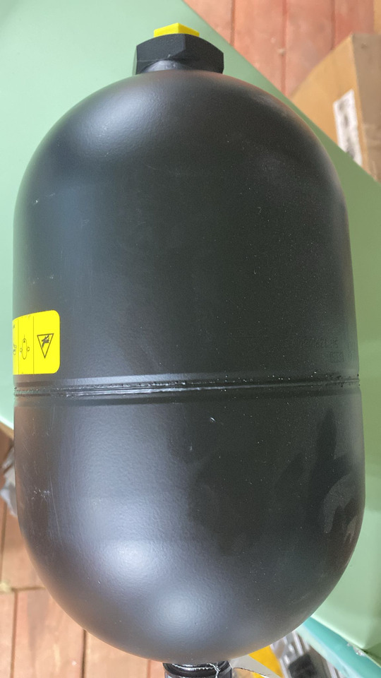 CATERPILLAR 251-8266: 3.45 Liter Compressed Nitrogen Gas Accumulator - Reservdelar för Grävmaskin: bild 2 CATERPILLAR 251-8266: 3.45 Liter Compressed Nitrogen Gas Accumulator - Reservdelar för Grävmaskin: bild 2