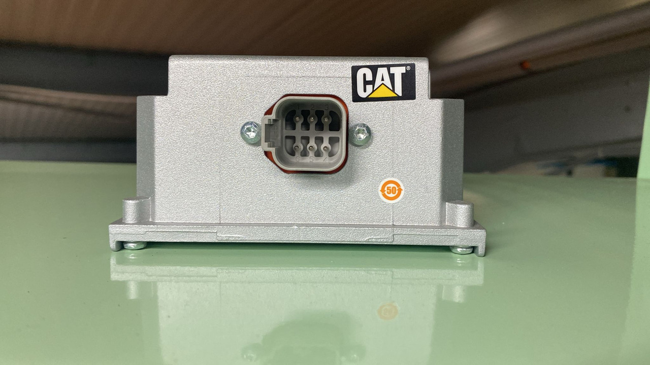 CATERPILLAR 340-7161: 24 Volt to 12 Volt Power Converter - Reservdelar för Grävmaskin: bild 1 CATERPILLAR 340-7161: 24 Volt to 12 Volt Power Converter - Reservdelar för Grävmaskin: bild 1
