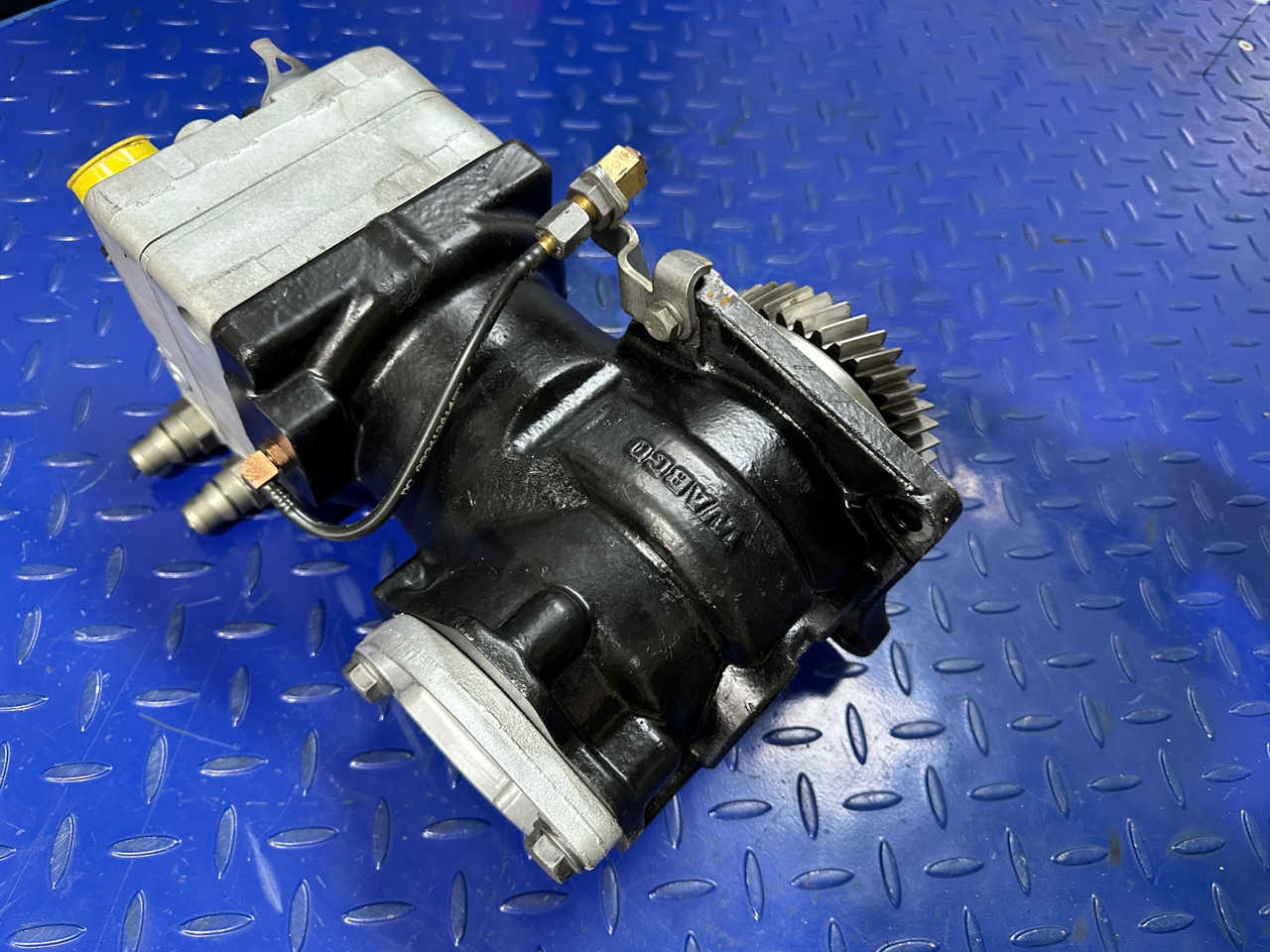 Mercedes Atego 3 Euro 6 Wabco Air Compressor A0011307615 - Reservdelar för Lastbil: bild 2 Mercedes Atego 3 Euro 6 Wabco Air Compressor A0011307615 - Reservdelar för Lastbil: bild 2