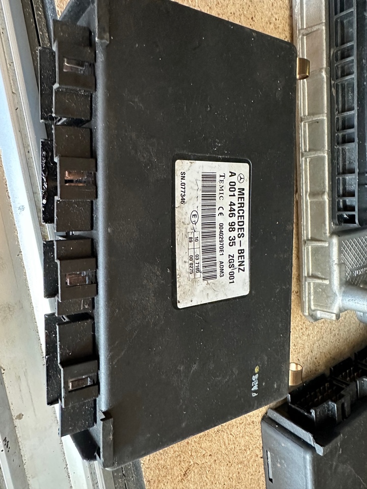 Temic Mercedes Unimog Ecu A0004469835 - Kontrollenhet för Övrig maskin: bild 1 Temic Mercedes Unimog Ecu A0004469835 - Kontrollenhet för Övrig maskin: bild 1