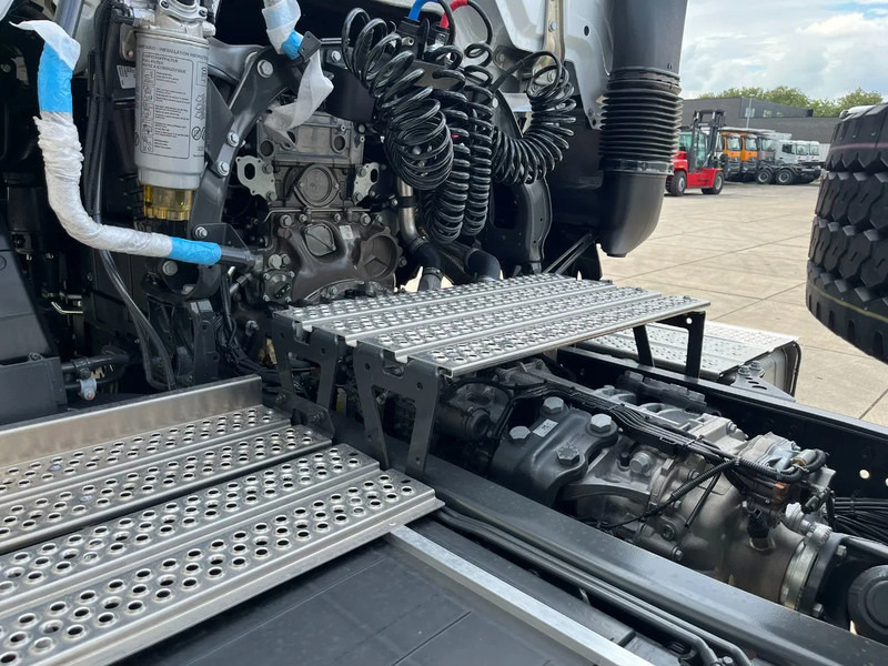 Ny Dragbil Mercedes-Benz Arocs 4058 AS 6x6 Tractor Head 180T Push Pull (Pre order): bild 16