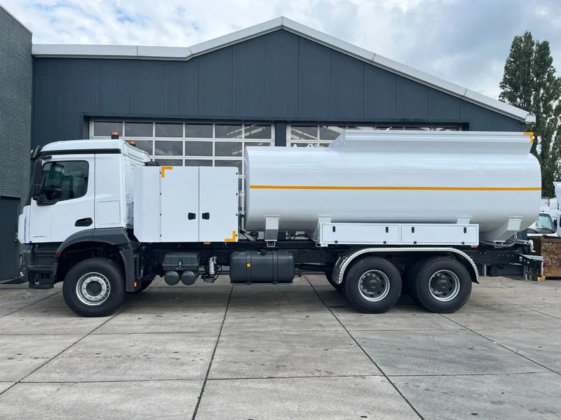 Mercedes-Benz Arocs 3340 6x4 Water Tank Truck - Tankbil: bild 2 Mercedes-Benz Arocs 3340 6x4 Water Tank Truck - Tankbil: bild 2