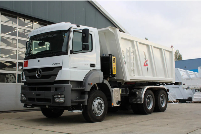 Mercedes-Benz Axor 3344 K 6x4 Tipper Truck - Tippbil lastbil: bild 1 Mercedes-Benz Axor 3344 K 6x4 Tipper Truck - Tippbil lastbil: bild 1