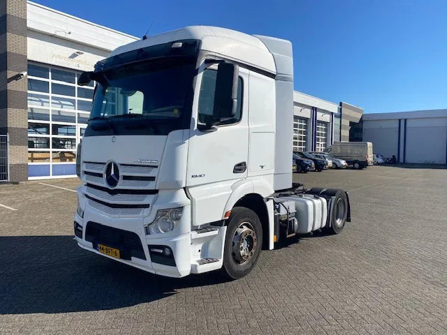 Mercedes-Benz Actros 1840 stream space cabine met spoilers fenders en zonneklep, apk gekeurd. - Dragbil: bild 1 Mercedes-Benz Actros 1840 stream space cabine met spoilers fenders en zonneklep, apk gekeurd. - Dragbil: bild 1