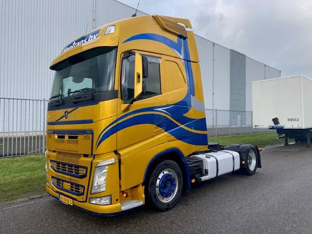 Volvo FH 13.460 "low deck" trekker, euro 6, XL cabine, show truck, apk gekeurd - Dragbil: bild 1 Volvo FH 13.460 "low deck" trekker, euro 6, XL cabine, show truck, apk gekeurd - Dragbil: bild 1