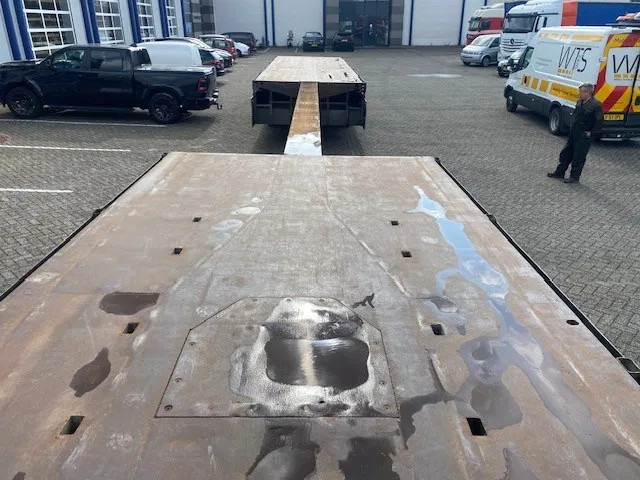 Floor robuuste vlakke oplegger ,uitschuifbaar, ,stuurassen, 20 mtr met stalen bodem/frame. kranenprofiel. - Flaktrailer: bild 2 Floor robuuste vlakke oplegger ,uitschuifbaar, ,stuurassen, 20 mtr met stalen bodem/frame. kranenprofiel. - Flaktrailer: bild 2
