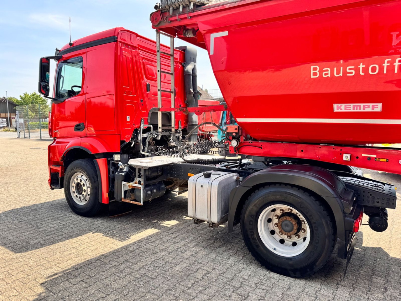 Mercedes-Benz 1846 Actros LS Kipphydraulik Alcoa - Dragbil: bild 3 Mercedes-Benz 1846 Actros LS Kipphydraulik Alcoa - Dragbil: bild 3
