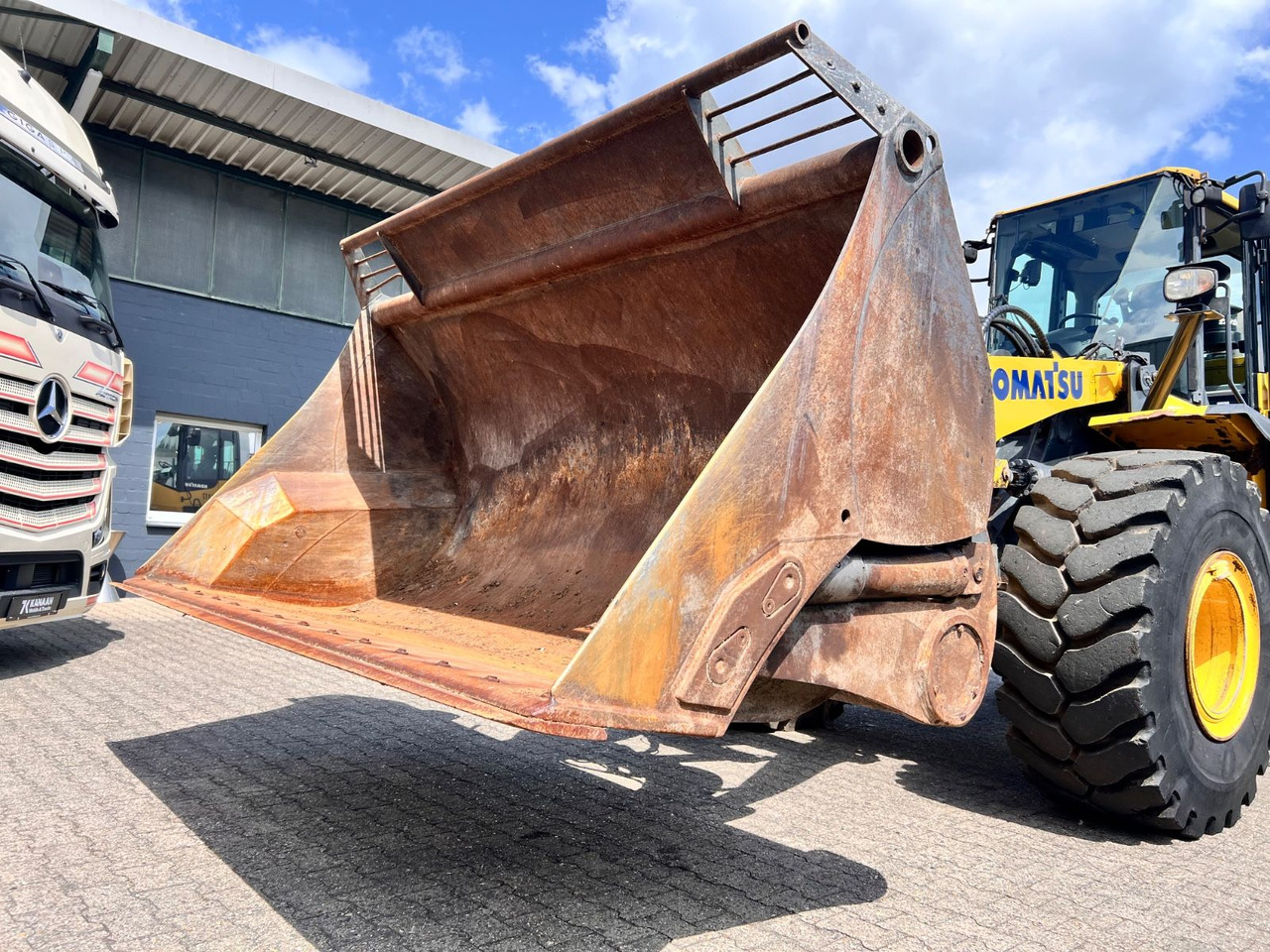 Komatsu WA 380-7 A Hochkippschaufel 4,5m³ Schnellwechsle - Hjullastare: bild 1 Komatsu WA 380-7 A Hochkippschaufel 4,5m³ Schnellwechsle - Hjullastare: bild 1