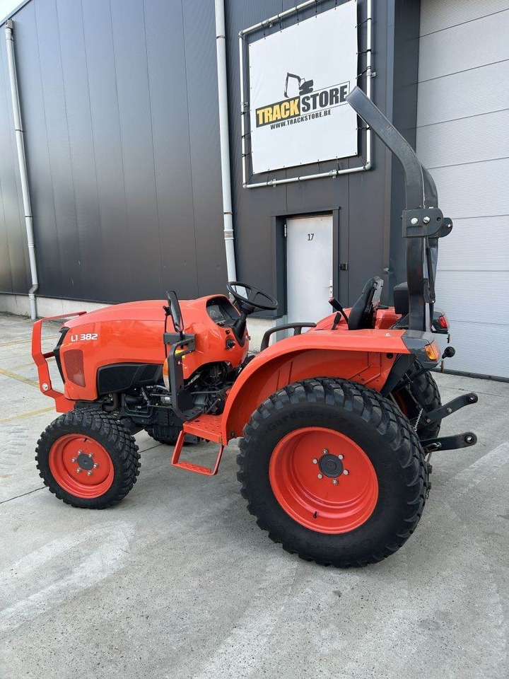 Kubota L1-382 (5278) - Kommunaltraktor: bild 2 Kubota L1-382 (5278) - Kommunaltraktor: bild 2