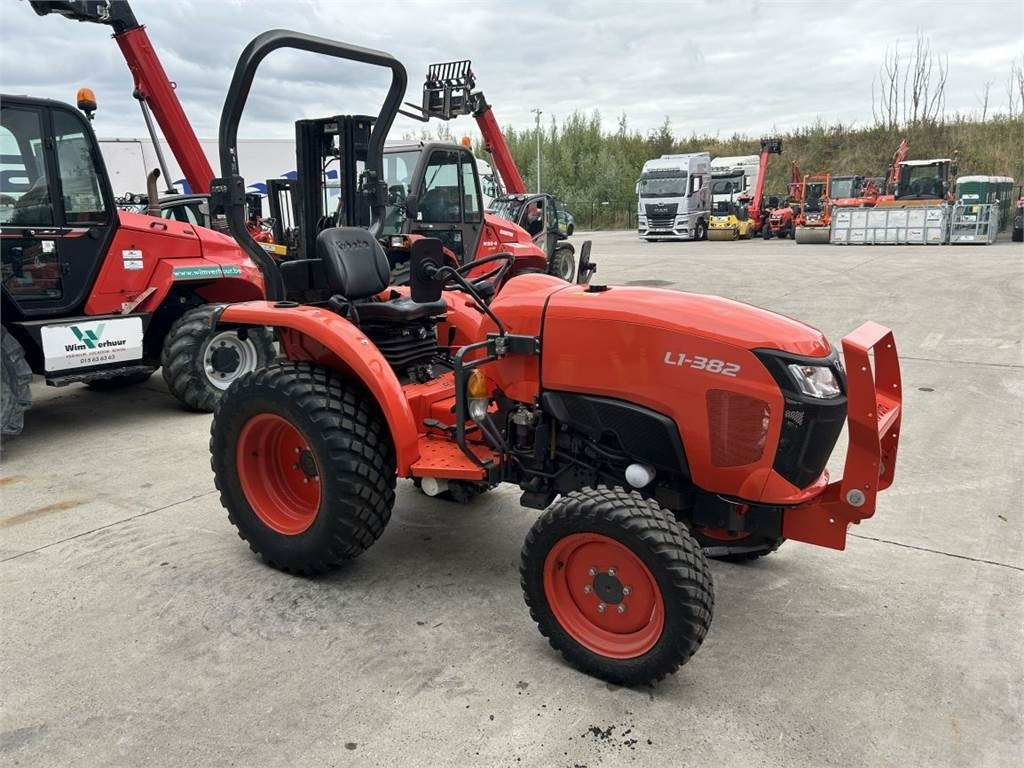 Kubota L1-382 (7325) - Kommunaltraktor: bild 2 Kubota L1-382 (7325) - Kommunaltraktor: bild 2