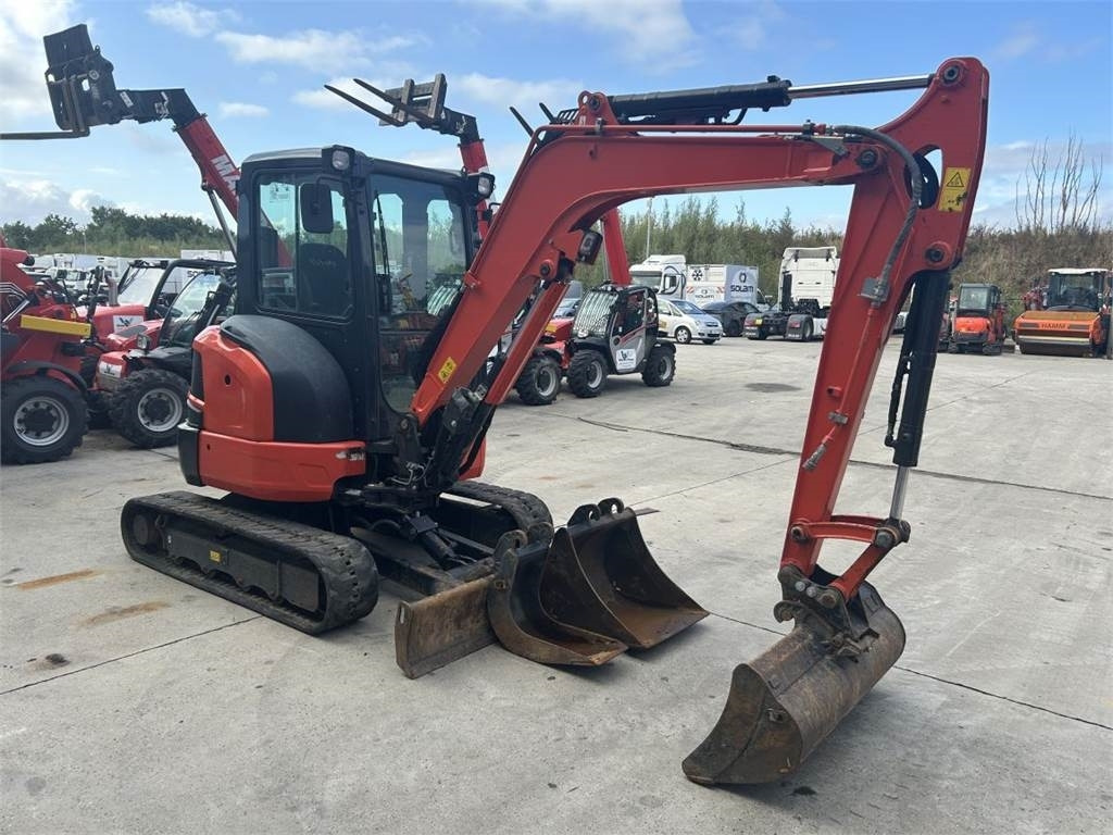 Kubota U36-4 (7398) - Minigrävmaskin: bild 3 Kubota U36-4 (7398) - Minigrävmaskin: bild 3