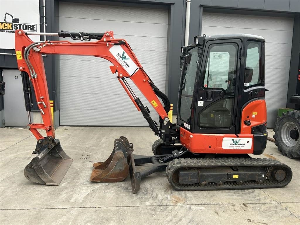 Kubota U36-4 (8598) - Minigrävmaskin: bild 1 Kubota U36-4 (8598) - Minigrävmaskin: bild 1