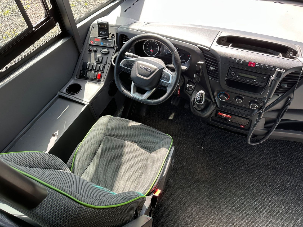 Iveco Rapido 70C18 (wenig Km*7.2t*33 Sitze) Rosero - Minibuss, Persontransport: bild 3 Iveco Rapido 70C18 (wenig Km*7.2t*33 Sitze) Rosero - Minibuss, Persontransport: bild 3