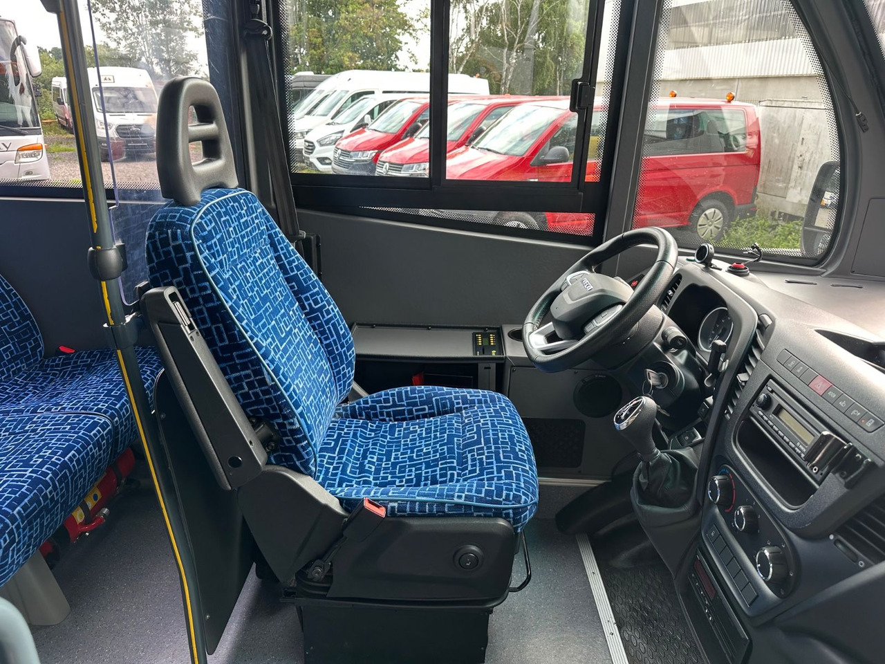 Iveco Rapido 70C18 (wenig Km*7.2t*33 Sitze) Rosero - Minibuss, Persontransport: bild 4 Iveco Rapido 70C18 (wenig Km*7.2t*33 Sitze) Rosero - Minibuss, Persontransport: bild 4