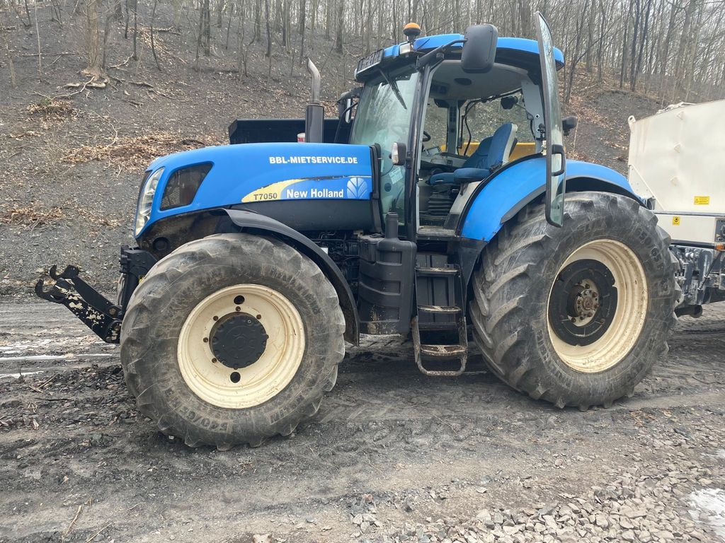 New Holland T7050 (5.638 Betriebs std.) - Traktor: bild 1 New Holland T7050 (5.638 Betriebs std.) - Traktor: bild 1